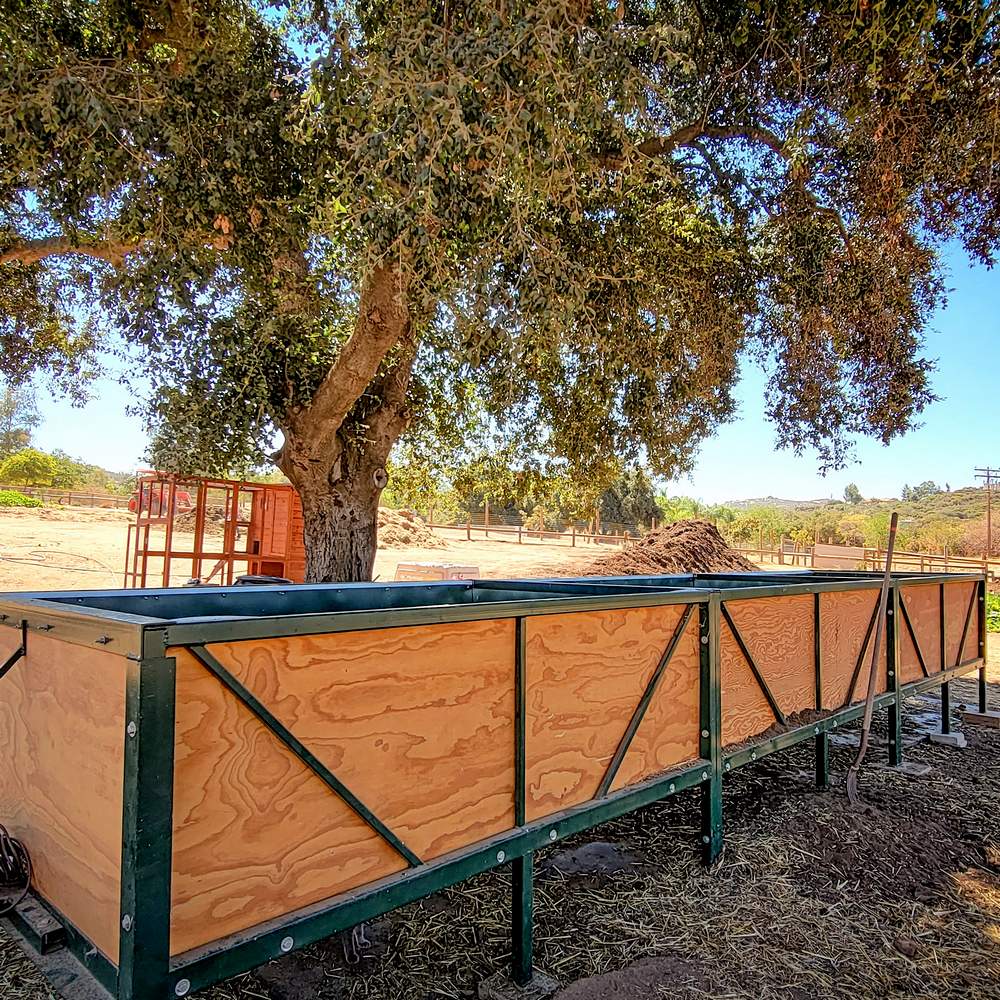 The Farm Vermocompost Worm Bin